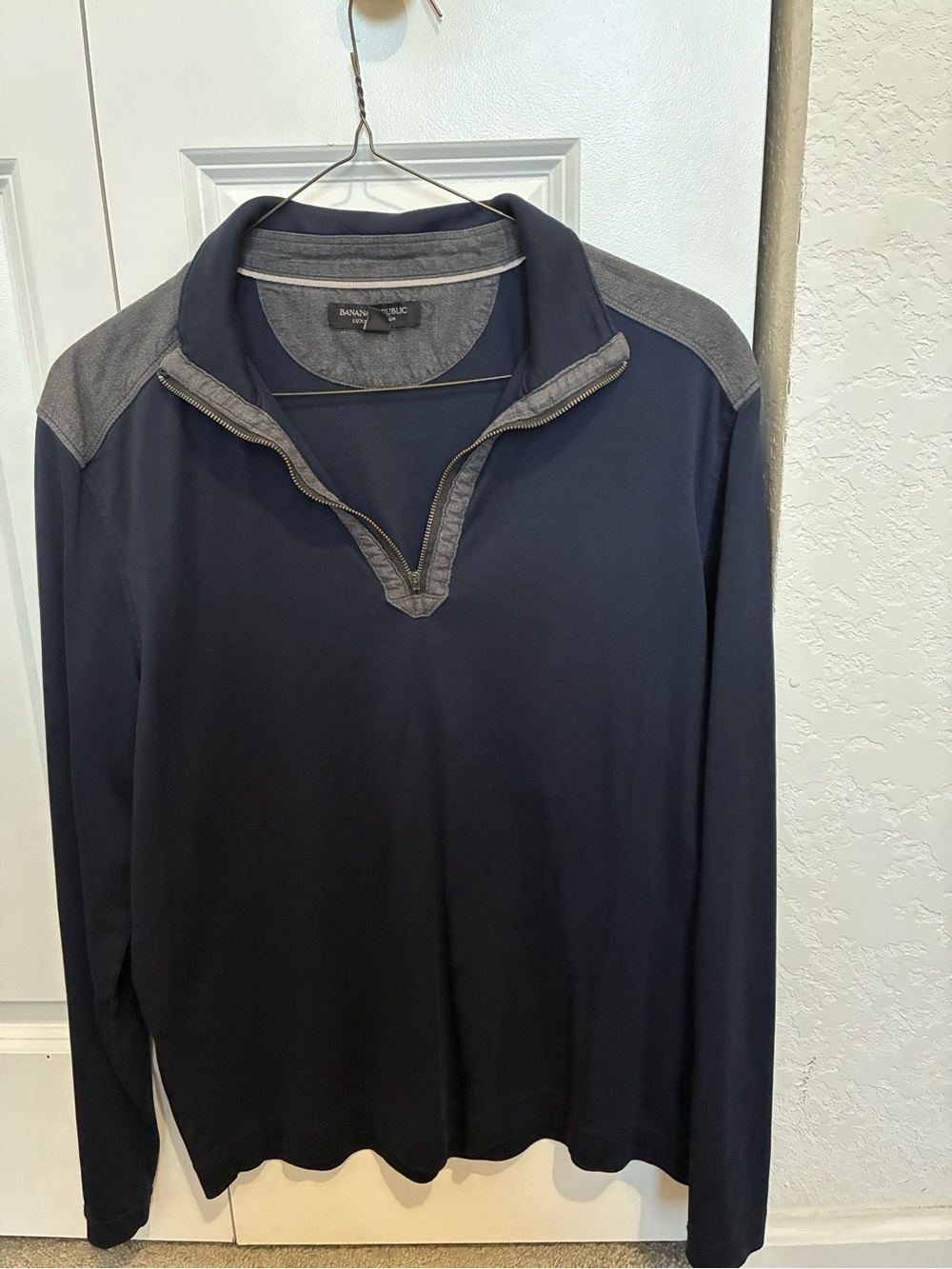 Banana Republic Men's Navy and Gray Zip-Up Sweater